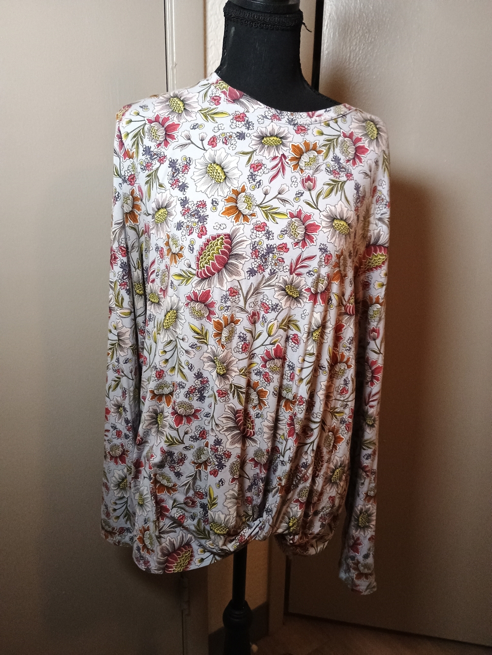 LOFT Outlet Floral Twist Front Long Sleeve Top in White & Red